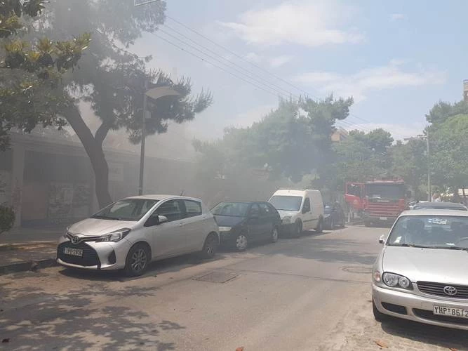 «Συναγερμός» στον Άλιμο – Φωτιά με έκρηξη σε γνωστό εστιατόριο (εικόνες, βίντεο)
